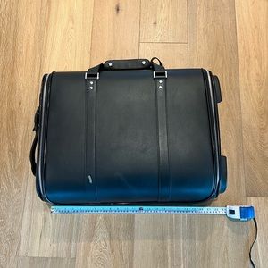 Vocier gently used carry-on rolling garment bag